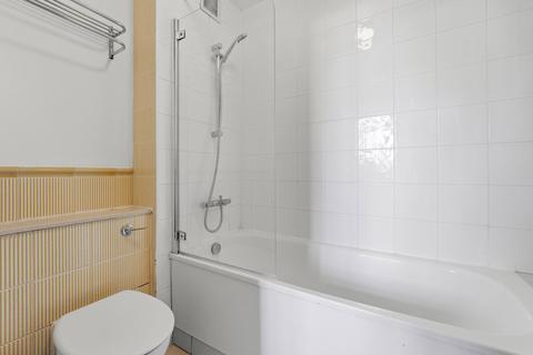 2 bedroom flat to rent, South Block, 1a Belvedere Road, London