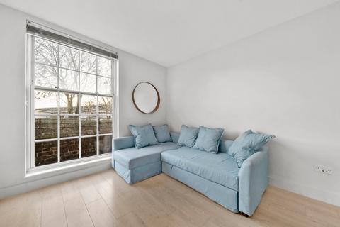 1 bedroom house to rent, Shadwell Gardens, London