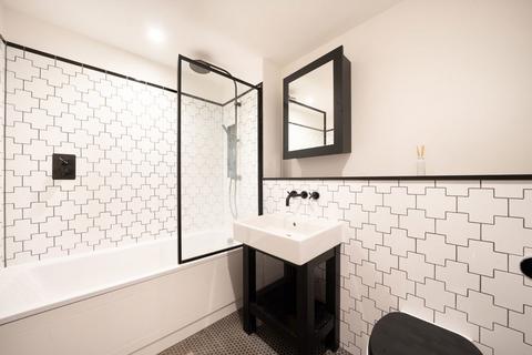 3 bedroom flat to rent, Wheatfield Way, Kingston Upon Thames KT1