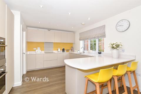 4 bedroom detached house for sale, Hop Pocket Way, Headcorn TN27