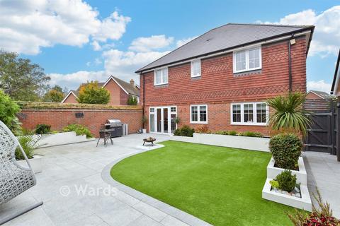 4 bedroom detached house for sale, Hop Pocket Way, Headcorn TN27