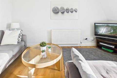 1 bedroom apartment to rent, Heath Road