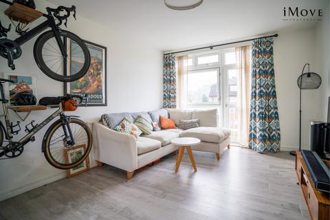 1 bedroom flat for sale, Alexandra Walk, London SE19