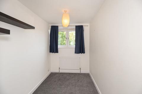 undefined, Arnal Crescent, London, SW18