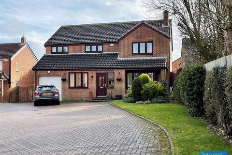 5 bedroom detached house for sale, High Farm Close, Carlton, TS21 1AN