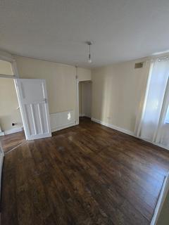 4 bedroom terraced house to rent, London E6