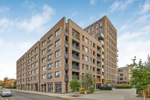 3 bedroom flat for sale, Plough Way, London SE16
