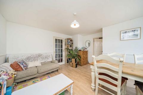 2 bedroom flat for sale, Transom Close, London SE16