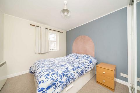 2 bedroom flat for sale, Transom Close, London SE16