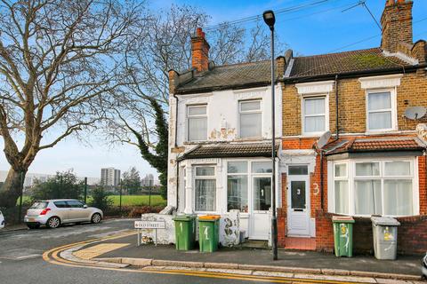 2 bedroom terraced house for sale, Old Street, London, E13