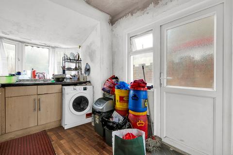 2 bedroom terraced house for sale, Old Street, London, E13