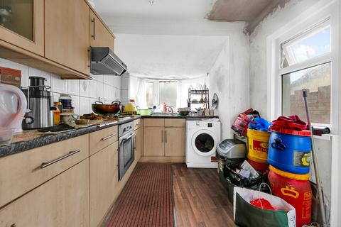 2 bedroom terraced house for sale, Old Street, London, E13