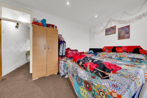2 bedroom terraced house for sale, Old Street, London, E13