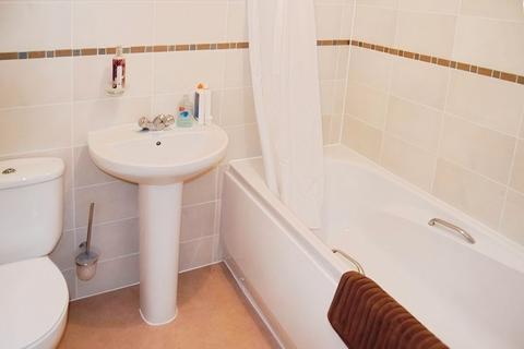 2 bedroom flat to rent, Merrifield Court, Welwyn Garden City, AL7