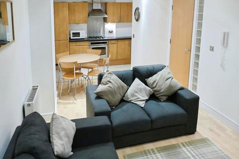 2 bedroom flat to rent, Cromwell Court, Leeds, LS10