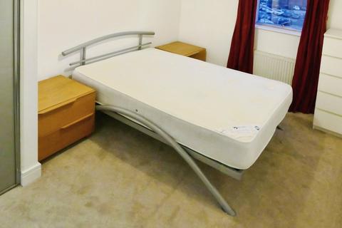 2 bedroom flat to rent, Cromwell Court, Leeds, LS10
