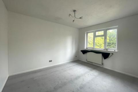 3 bedroom terraced house for sale, Chiltern Court, Widmore Road, Uxbridge