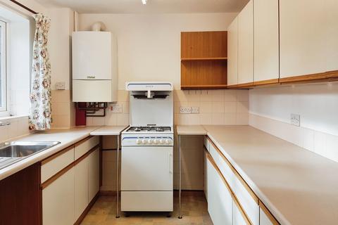 2 bedroom semi-detached house to rent, Holmfirth Close, Hereford, HR2