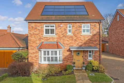 3 bedroom detached house for sale, Sycamore Close, Great Warley, CM13
