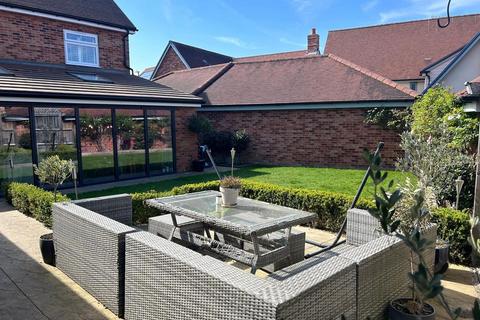 3 bedroom detached house for sale, Sycamore Close, Great Warley, CM13