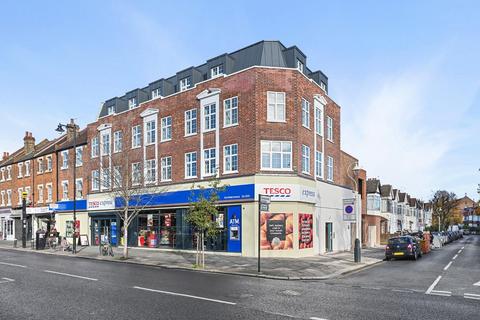 3 bedroom flat to rent, Northfield Avenue, Ealing