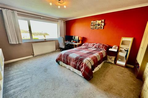 2 bedroom end of terrace house for sale, Valley Rise, Desborough, Kettering