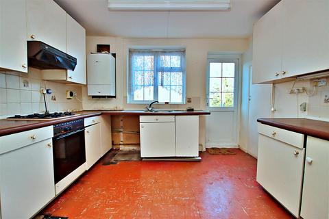 3 bedroom detached house for sale, Carrington Avenue, Borehamwood