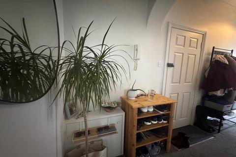 2 bedroom flat to rent, Arnewood House, BH6