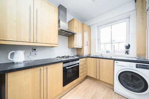 4 bedroom flat for sale, St. Johns Estate, London SE1