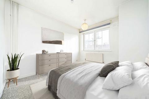 4 bedroom flat for sale, St. Johns Estate, London SE1