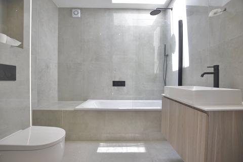 3 bedroom semi-detached house to rent, 53 Hampton Road, Forest Gate, E7