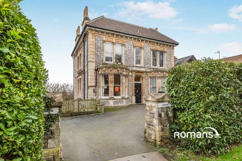 2 bedroom flat to rent, Bridge Road, BS8