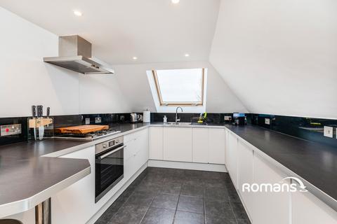 2 bedroom flat to rent, Bridge Road, BS8
