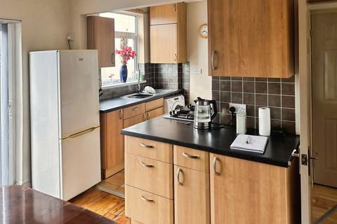 3 bedroom townhouse for sale, Harborough Road, Oadby, LE2
