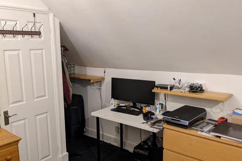 Studio to rent, Harrow Road, Wembley HA9