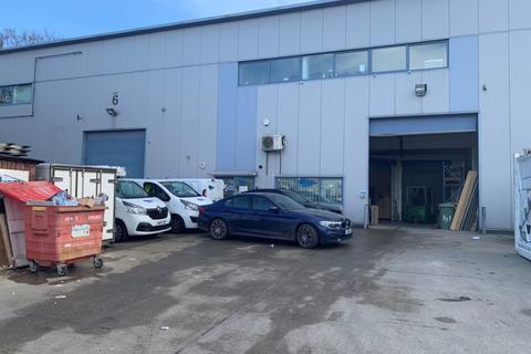 Warehouse to rent, Beddington Farm Rd Croydon CR0 4WP
