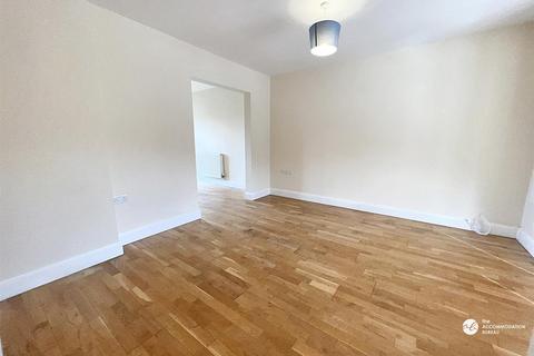 3 bedroom semi-detached house to rent, The Cove, Porthtowan, TR4