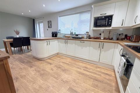 3 bedroom semi-detached house for sale, Bramble Way, Cotgrave