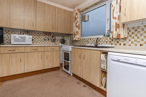 3 bedroom detached bungalow for sale, Maplin Avenue, Huddersfield HD3