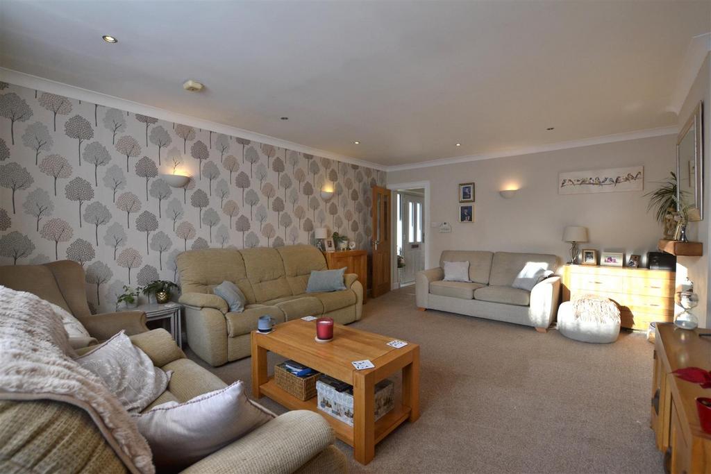 Living Room 21.JPG