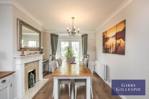 3 bedroom semi-detached house to rent, Jubilee Drive, Ruislip, HA4