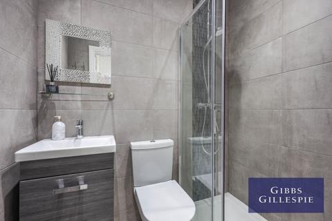 3 bedroom semi-detached house to rent, Jubilee Drive, Ruislip, HA4