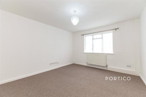 4 bedroom terraced house to rent, Whatley Avenue, London, SW20