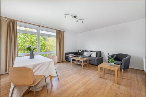 3 bedroom flat to rent, Spencer Park, London, SW18