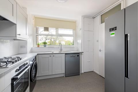 3 bedroom flat to rent, Spencer Park, London, SW18