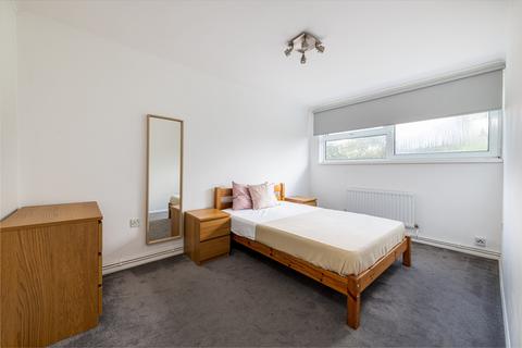 3 bedroom flat to rent, Spencer Park, London, SW18
