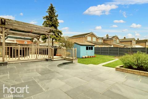 5 bedroom detached house for sale, Marlowe Close, Stevenage