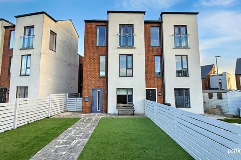 3 bedroom semi-detached house for sale - Gibson Street, Newbiggin by the Sea, Newbiggin-by-the-Sea, Northumberland, NE64 6UT