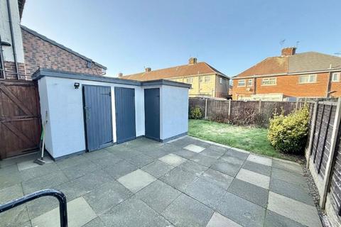 3 bedroom semi-detached house to rent, Deerbarn Drive, Bootle, L30