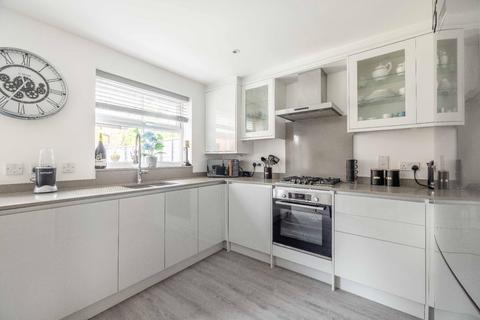 undefined, Parsons Road, Langley SL3